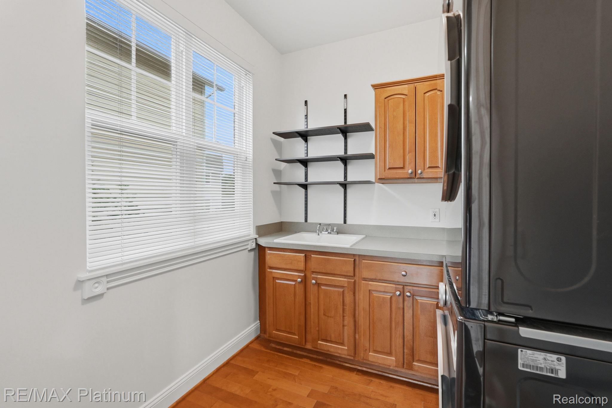 1713 Town Commons Drive Howell, MI 48855 - Photo 28 of 44 33-web-or-mls-1713_Town_Commons_Dr_033.jpg