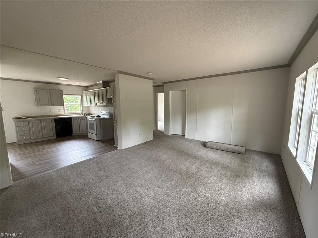 5474 Robinhood Road Winston-Salem, NC 27106 - Photo 3 of 9