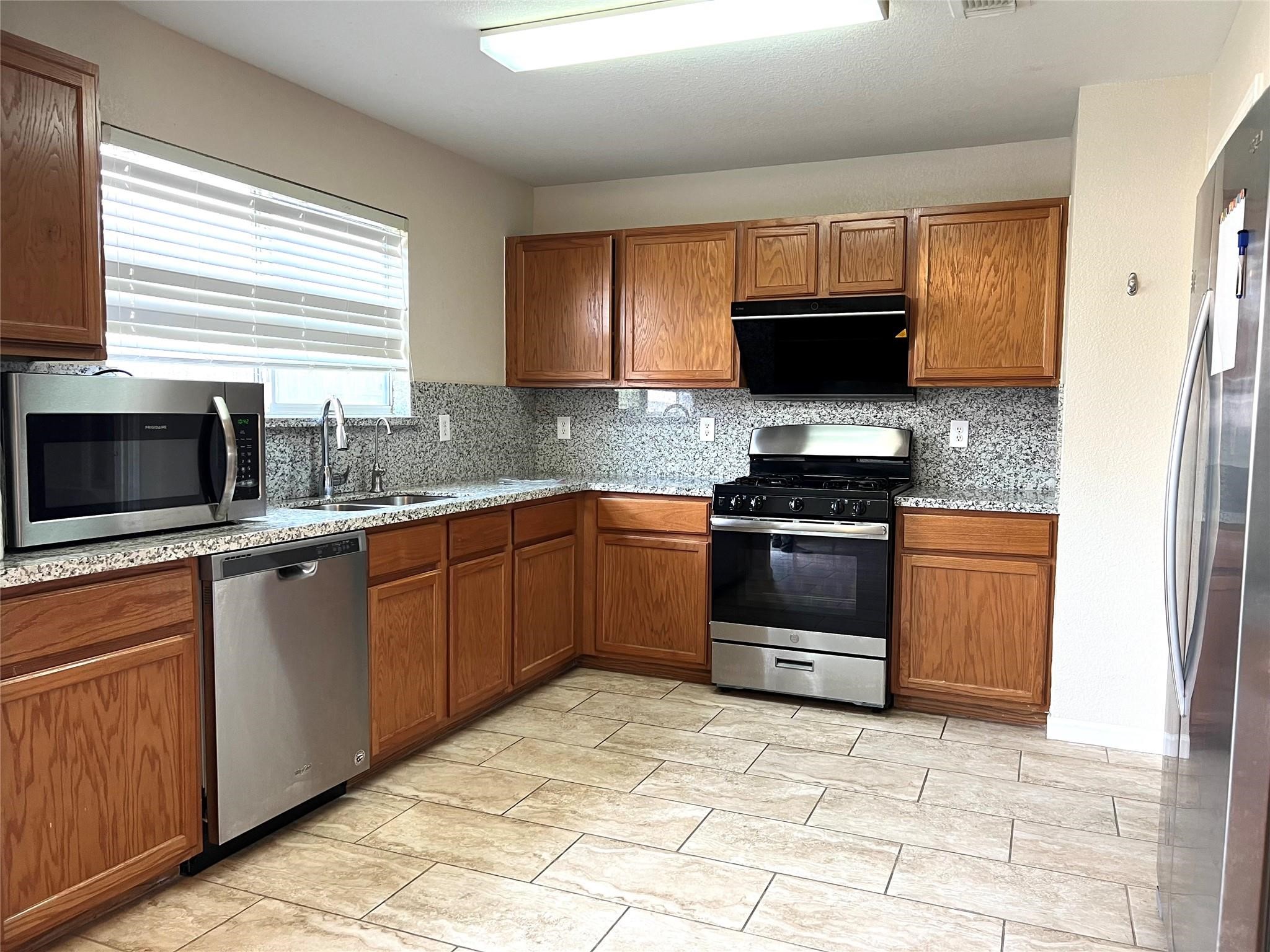 20910 Lansing Ridge Lane Katy, TX 77449 - Photo 3 of 15
