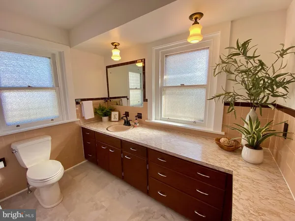$2,300 | 46 West Main Street, Lebanon, PA 17042