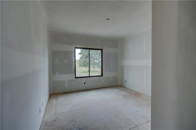 $882,120 | 2 Red Fox Circle, Greenwood, MO 64034