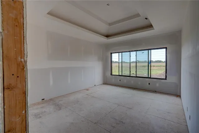 $882,120 | 2 Red Fox Circle, Greenwood, MO 64034