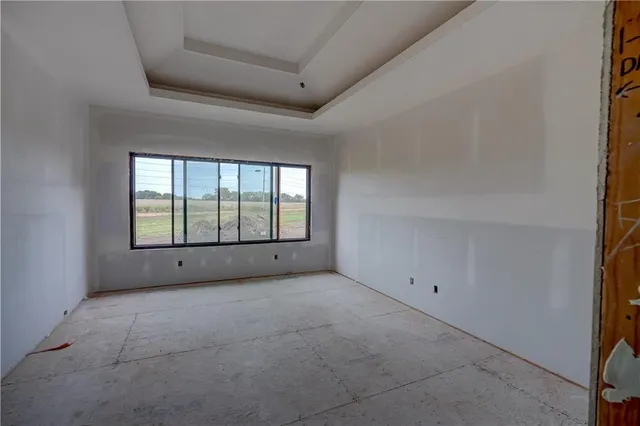 $882,120 | 2 Red Fox Circle, Greenwood, MO 64034