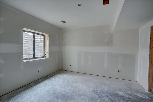 $882,120 | 2 Red Fox Circle, Greenwood, MO 64034