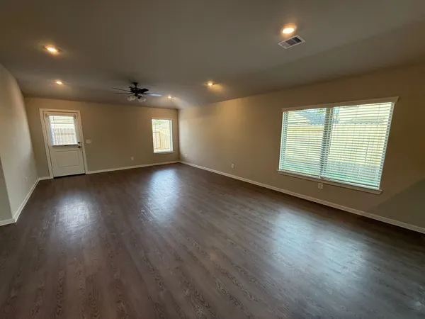 $2,300 | 2027 Summer Night Drive, Houston, TX 77073