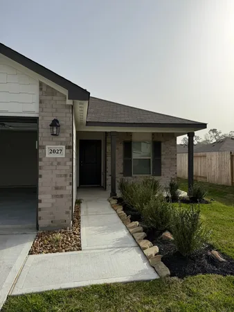 $2,300 | 2027 Summer Night Drive, Houston, TX 77073
