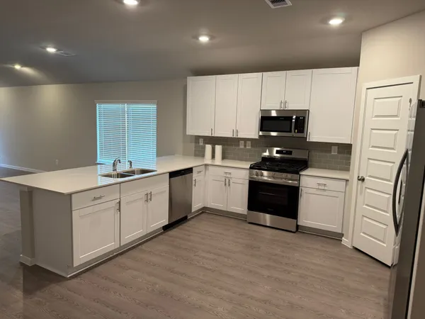 $2,300 | 2027 Summer Night Drive, Houston, TX 77073