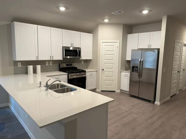 $2,300 | 2027 Summer Night Drive, Houston, TX 77073