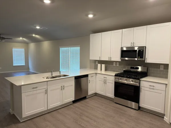 $2,300 | 2027 Summer Night Drive, Houston, TX 77073