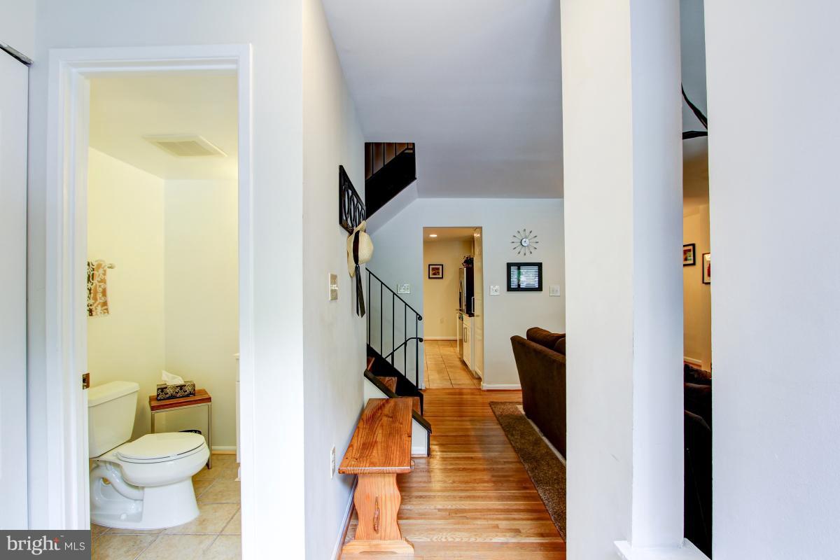 10827 Deborah Drive Potomac, MD 20854 - Photo 13 of 30 Interior (General)
