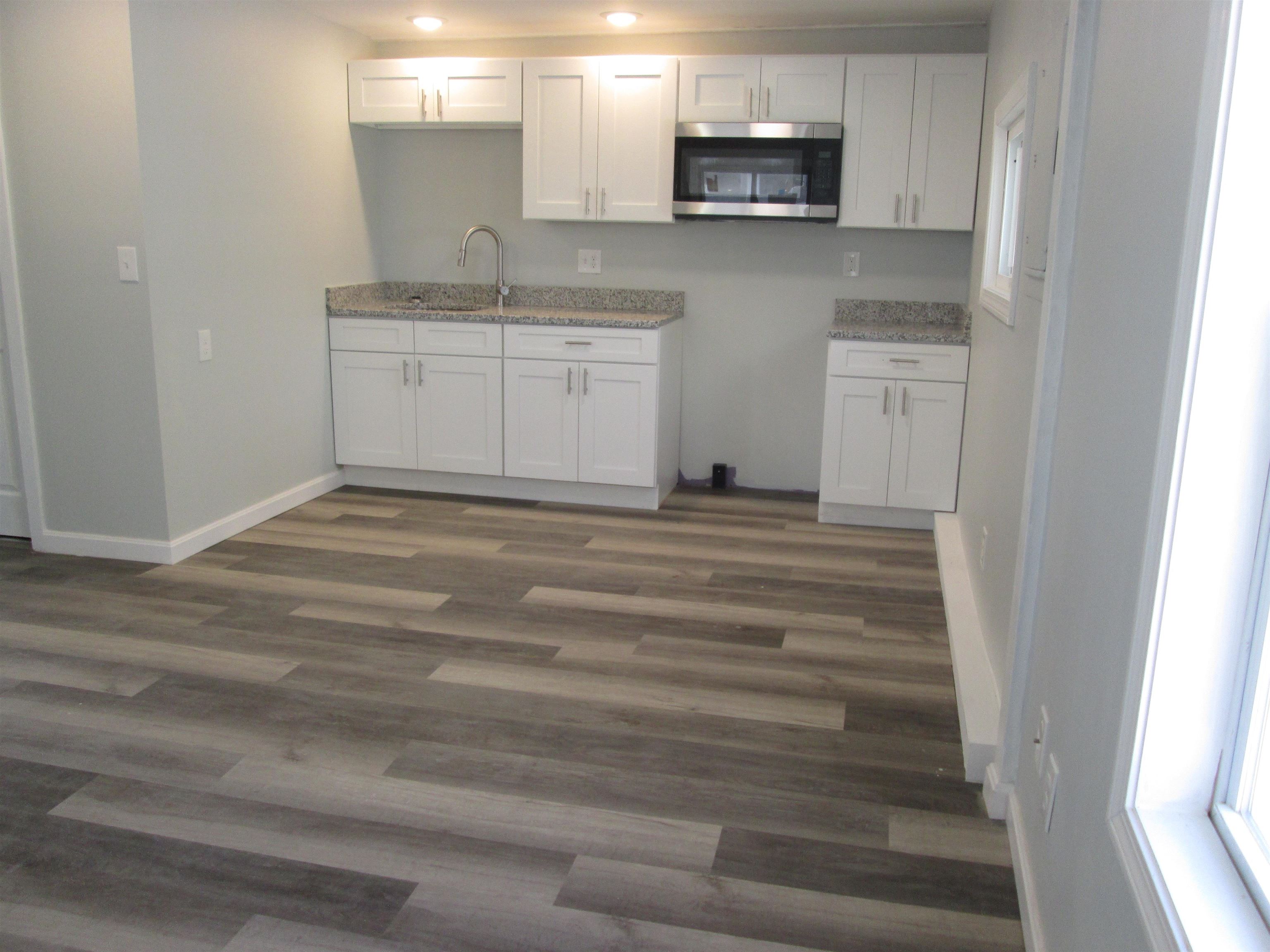 4 Auburn Ave Extension Hampton, NH 03842 - Photo 3 of 40