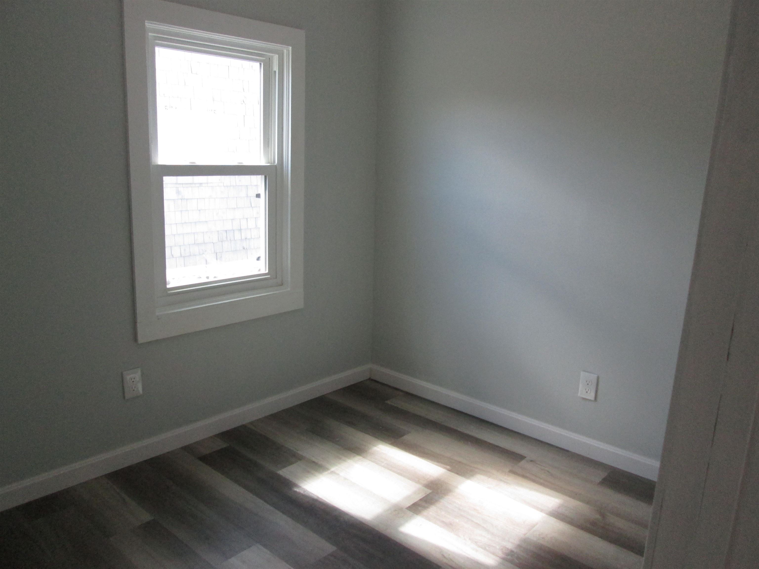 4 Auburn Ave Extension Hampton, NH 03842 - Photo 9 of 40