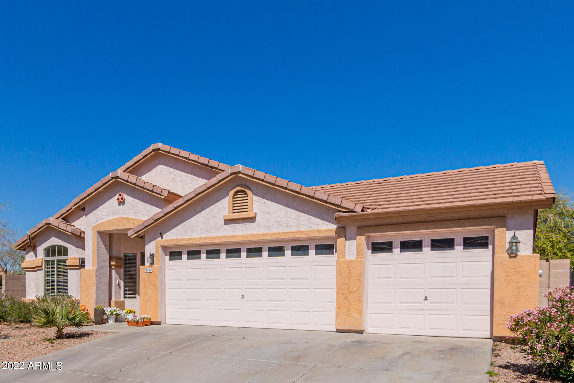 2142 West Darrel Road Phoenix, AZ 85041 - Photo 5 of 40 0004-04-Darrel