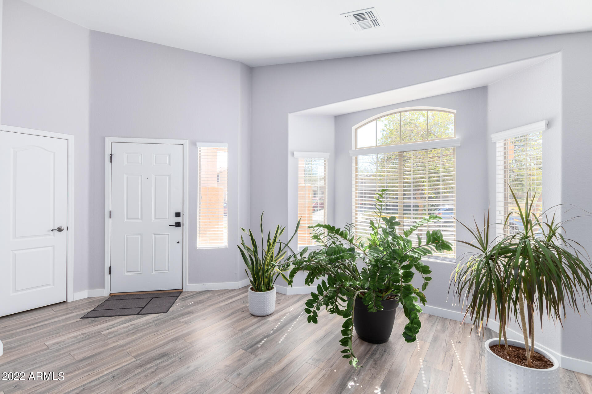 2142 West Darrel Road Phoenix, AZ 85041 - Photo 8 of 40 0007-07-Darrel