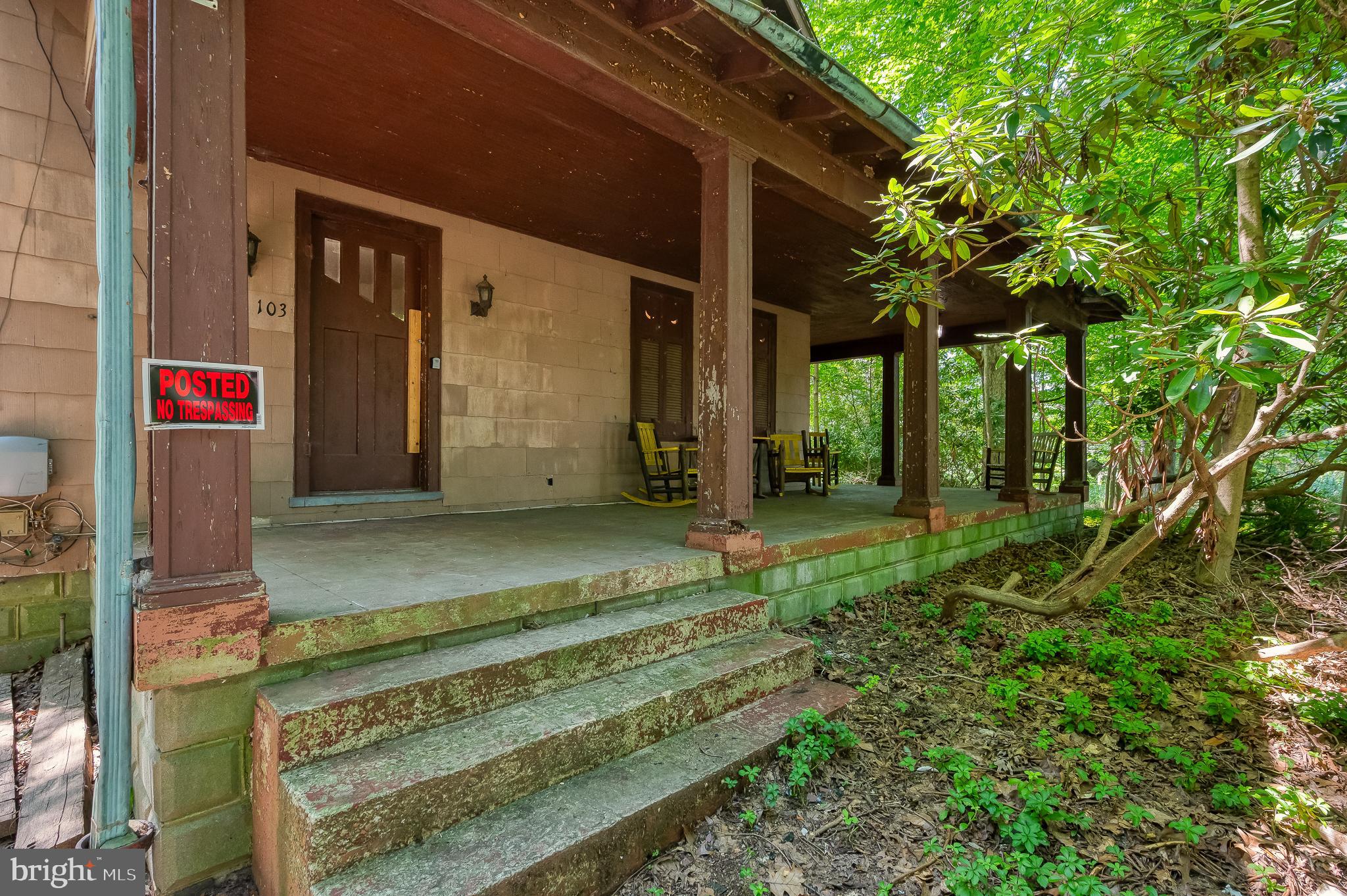103 Sherwood Road Cockeysville, MD 21030 - Photo 45 of 59 a view of a entrance gate of the house