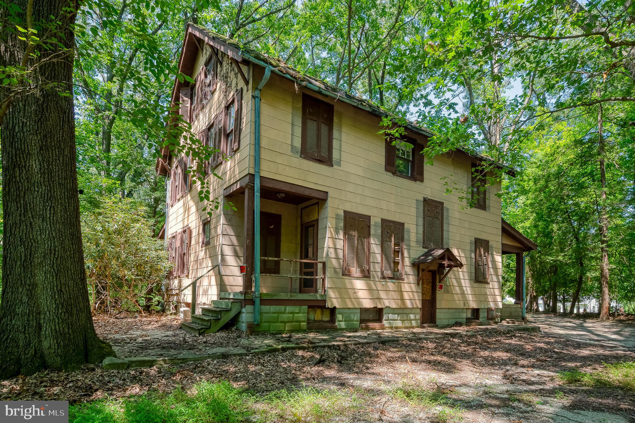 103 Sherwood Road Cockeysville, MD 21030 - Photo 54 of 59 front view of a house with a tree