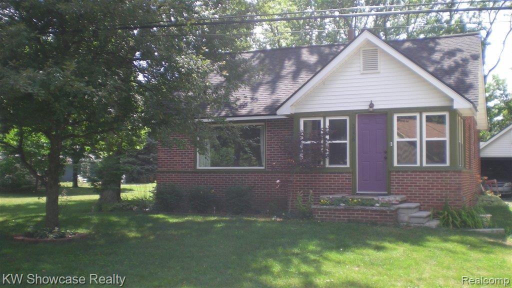 3176 Midvale Drive Rochester, MI 48309 - Photo 1 of 24 Front view of Home