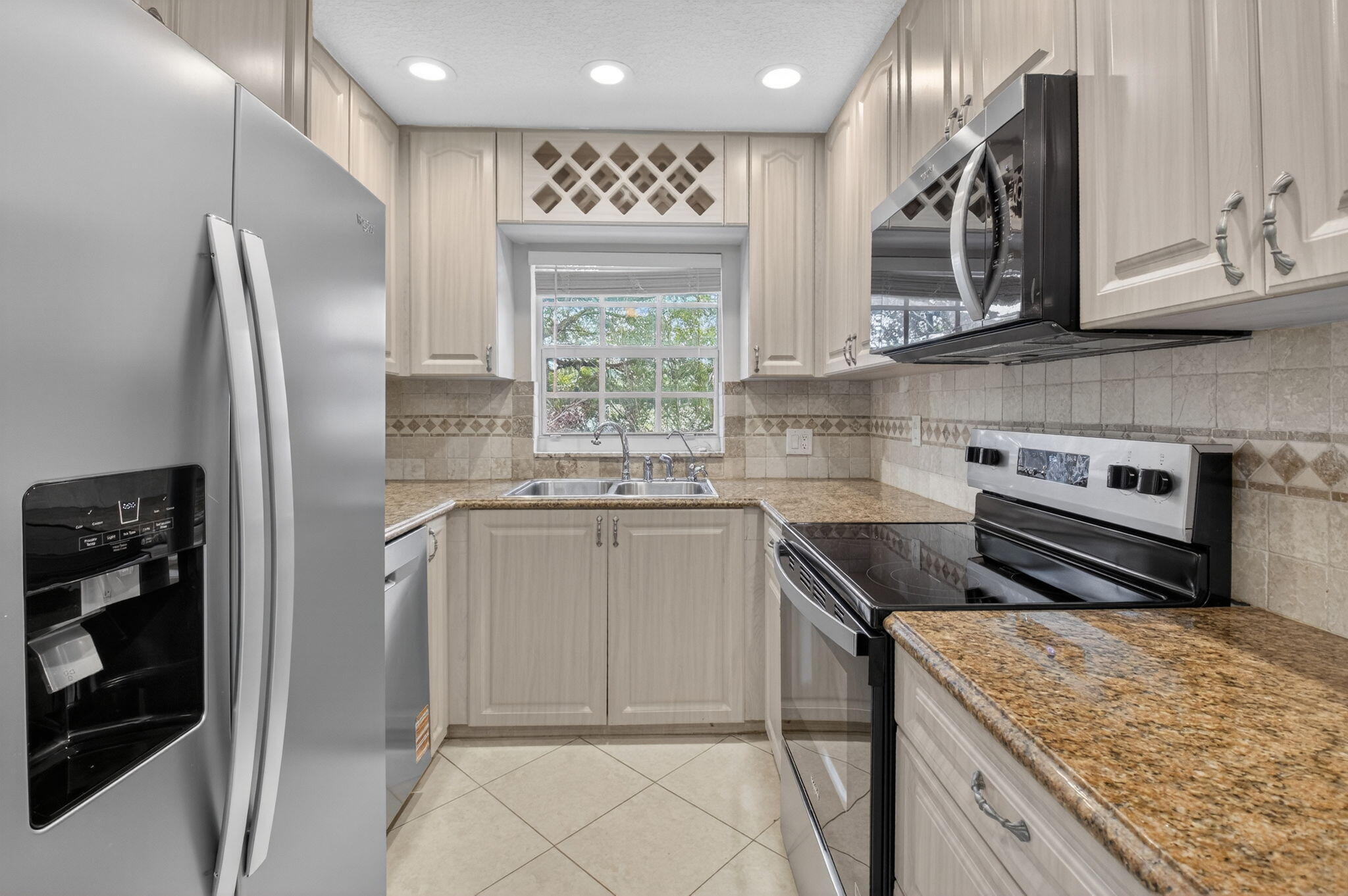 9197 Southwest 3rd Street Boca Raton, FL 33428 - Photo 15 of 39 Kitchen #2