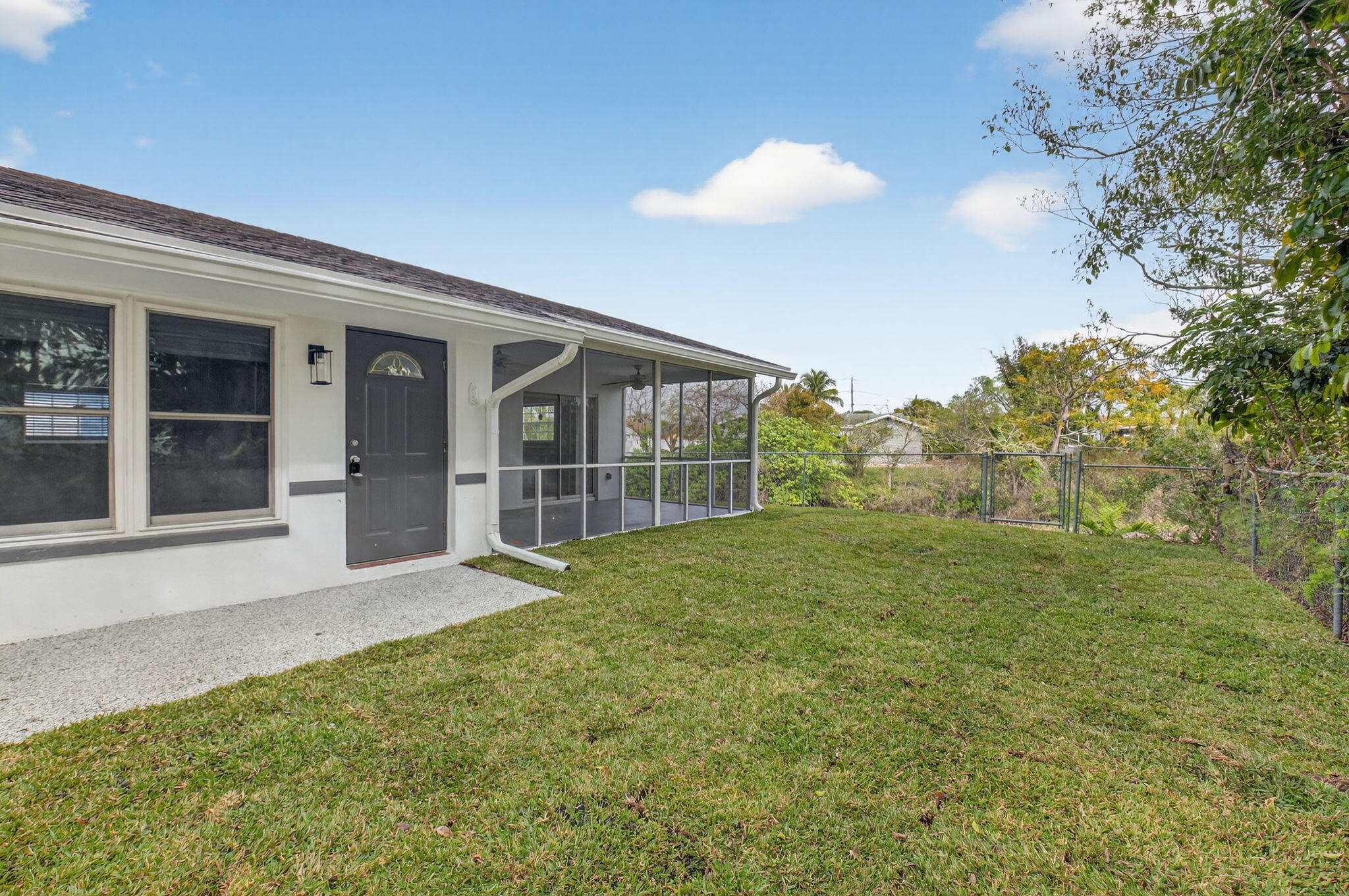 9197 Southwest 3rd Street Boca Raton, FL 33428 - Photo 3 of 39 Right Side