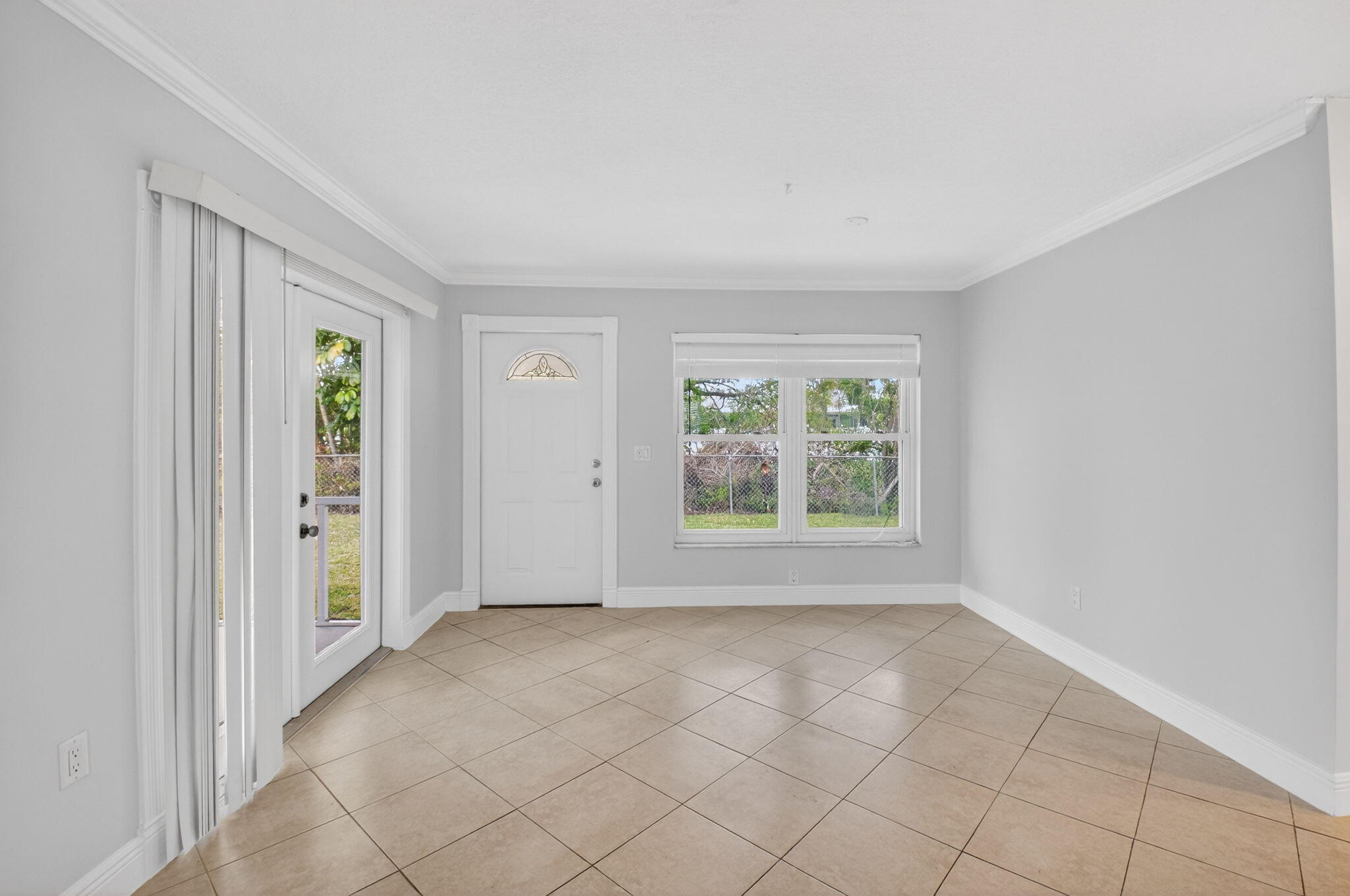 9197 Southwest 3rd Street Boca Raton, FL 33428 - Photo 6 of 39 Entry Way #1