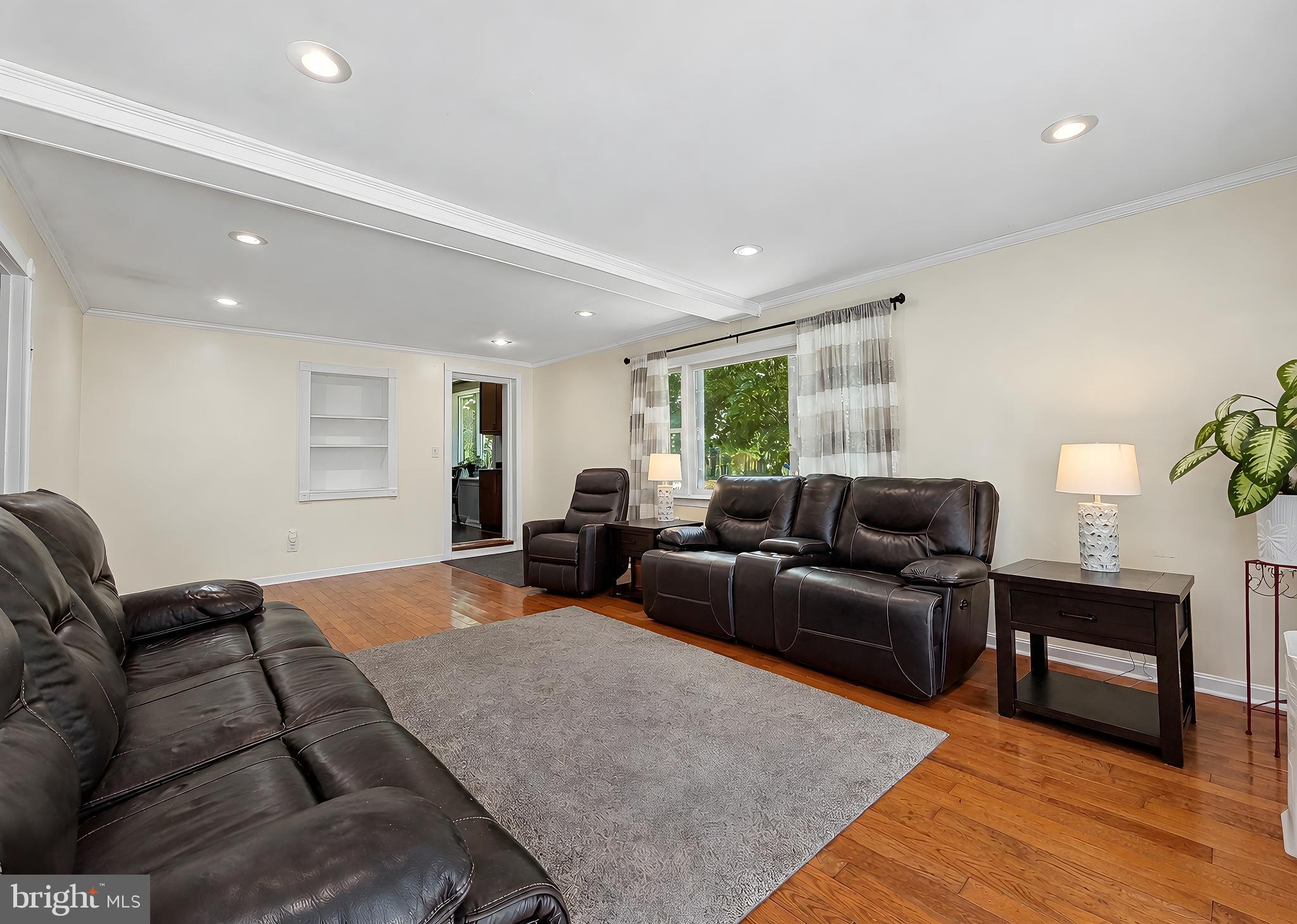 17773 Piney Point Road Piney Point, MD 20674 - Photo 10 of 67 Living room; recessed lights