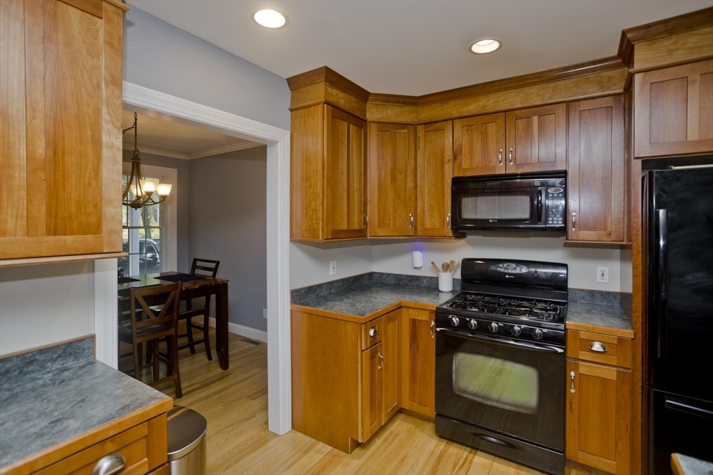 279 Bay Road Belchertown, MA 01007 - Photo 5 of 36 Gallery Image 5