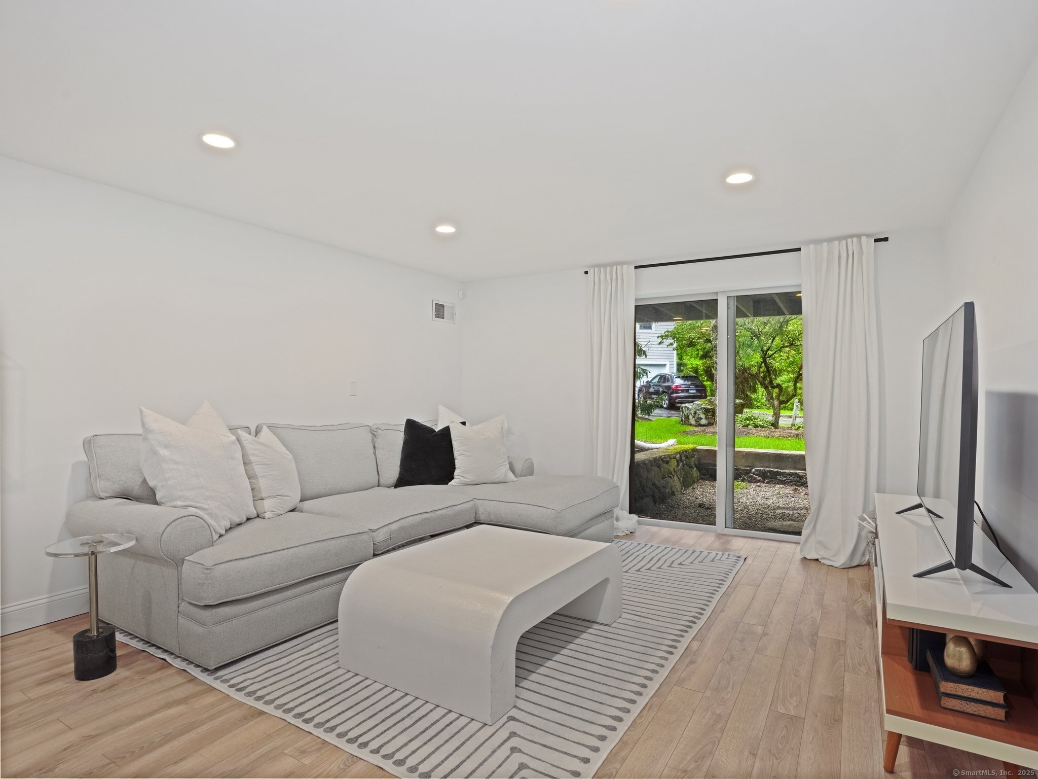 253 New Norwalk Road, Unit 5 New Canaan, CT 06840 - Photo 23 of 32