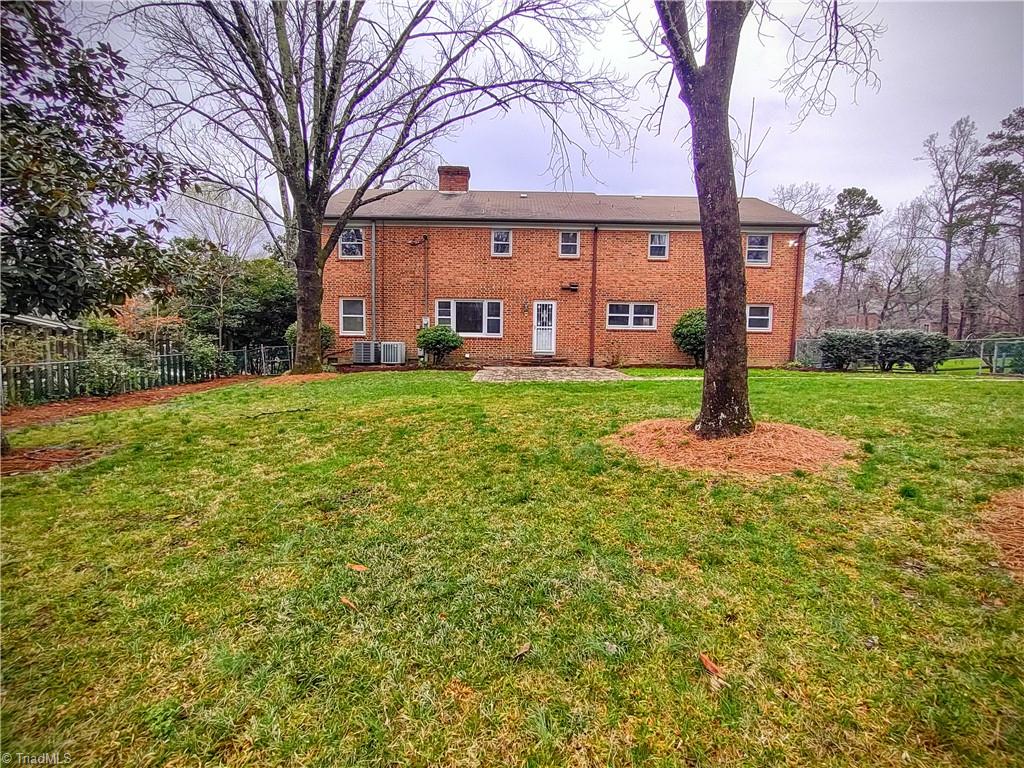 1602 Cherokee Drive High Point, NC 27262 - Photo 8 of 47