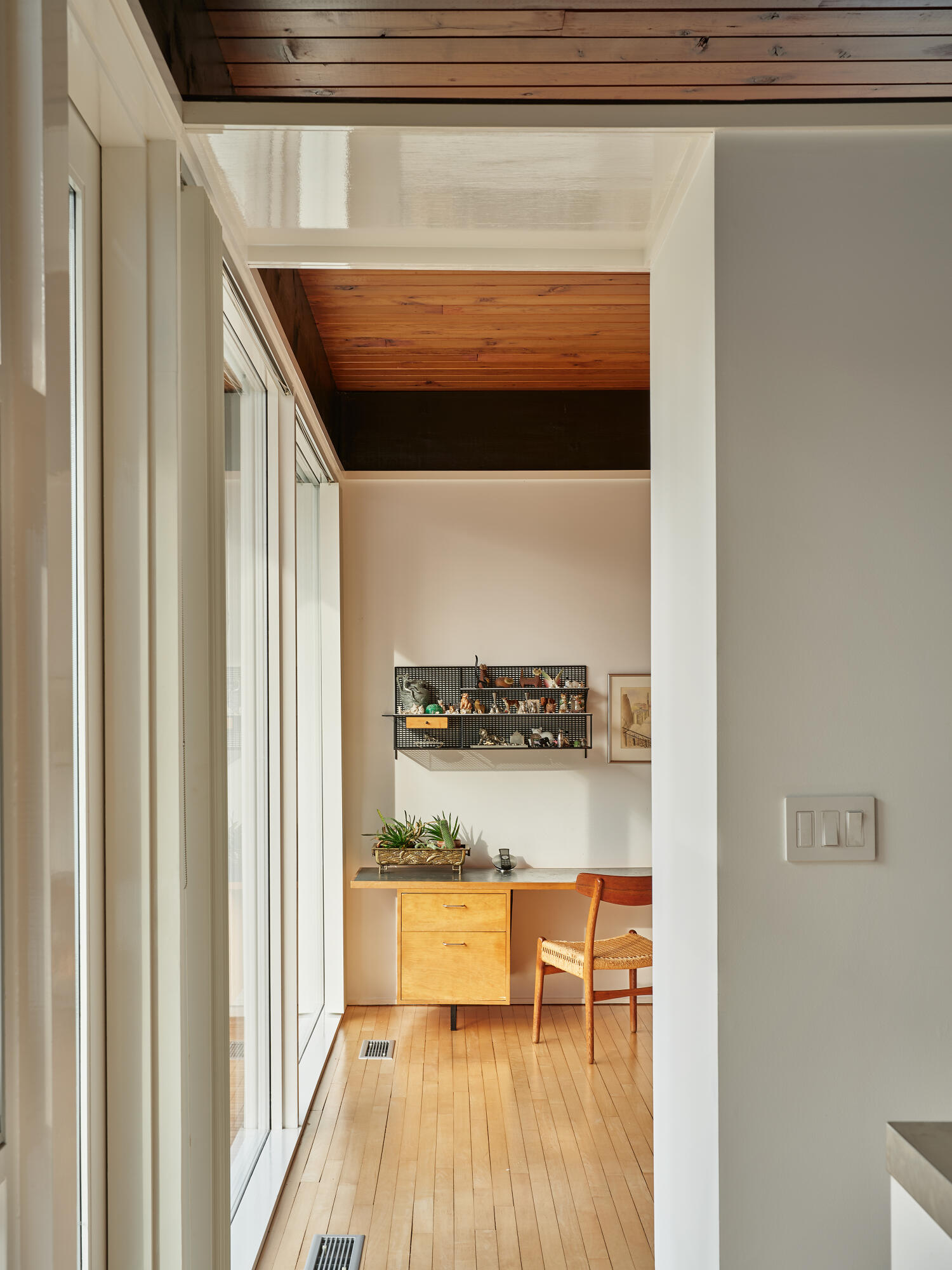 431 Valley Road New Canaan, CT 06840 - Photo 9 of 32