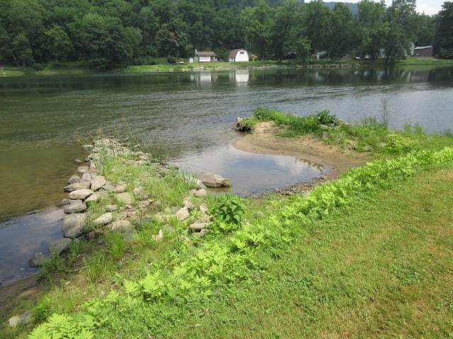 90 Riverside Lane Irvine, PA 16329 - Photo 34 of 47 The walk in shoreline