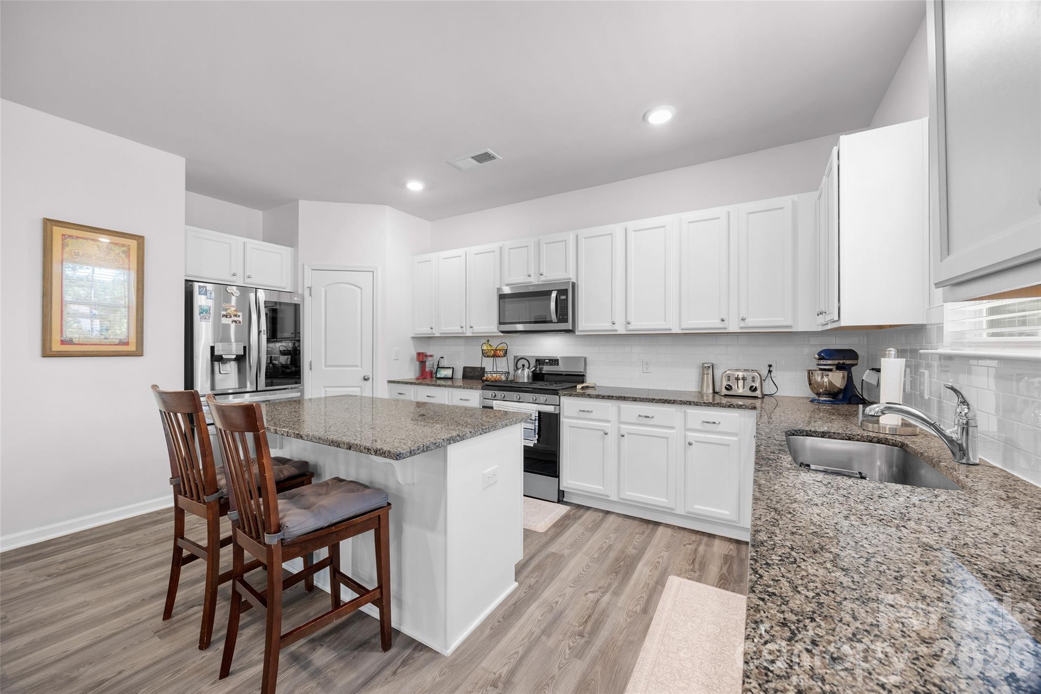 2233 Sussex Road York, SC 29745 - Photo 8 of 30