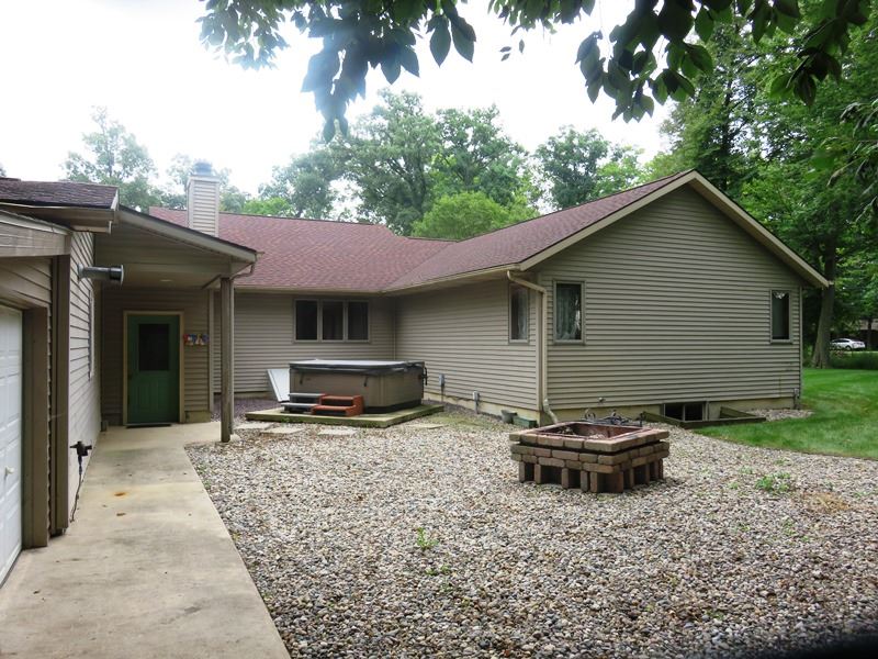 1423 East 400 North Decatur, IN 46733 - Photo 3 of 19