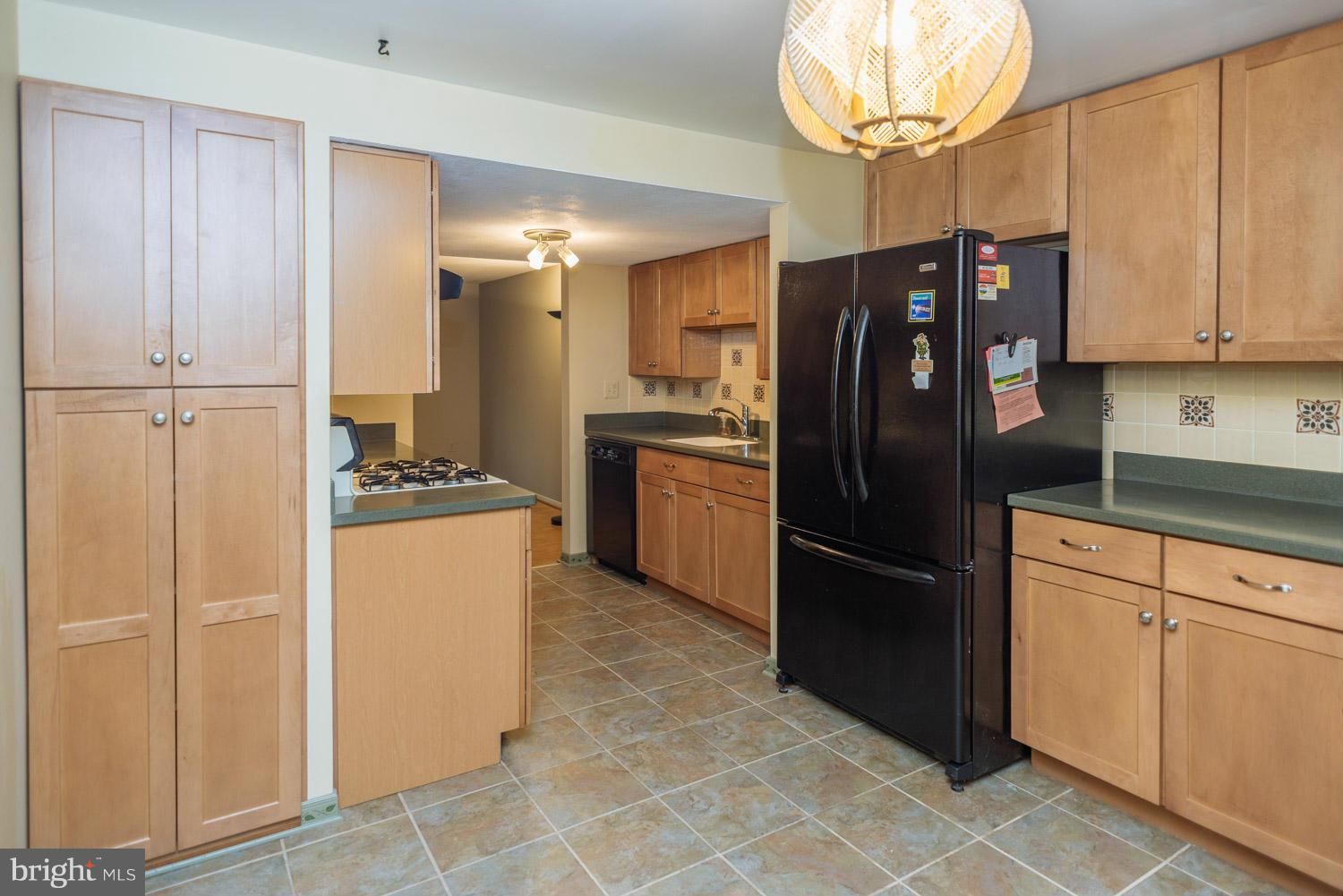 8932 Footed Ridge Columbia, MD 21045 - Photo 5 of 27 Kitchen