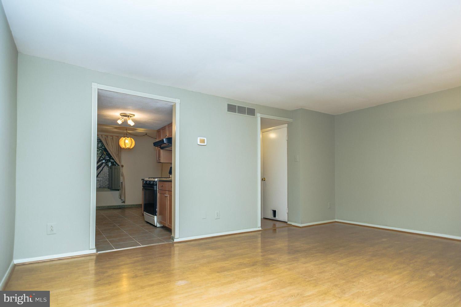 8932 Footed Ridge Columbia, MD 21045 - Photo 8 of 27 Living Room