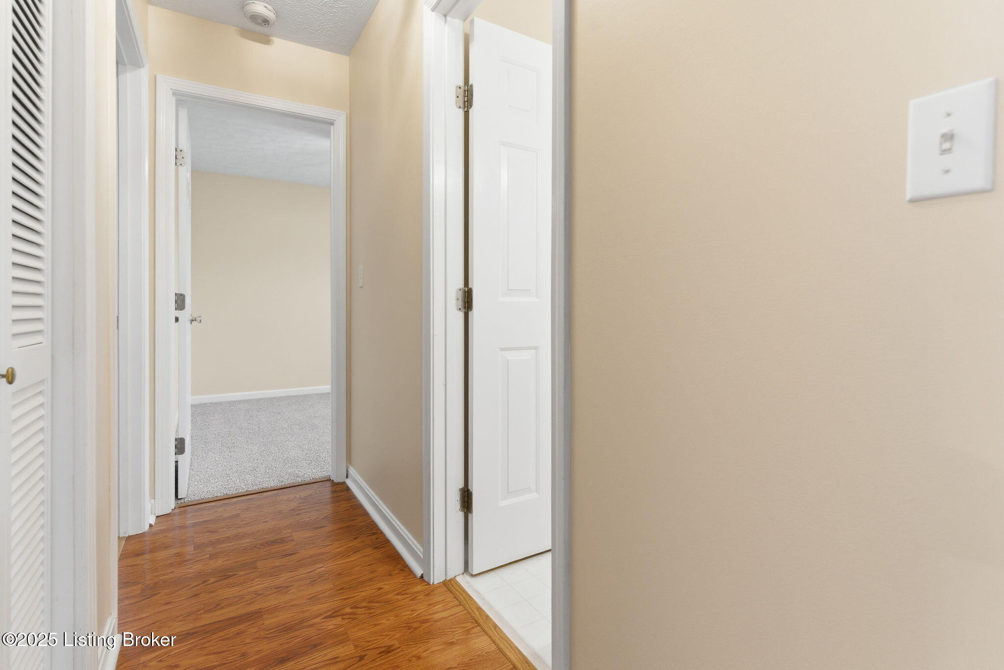 9807 Spring Pointe Court Louisville, KY 40229 - Photo 22 of 35 9807 Spring Pointe Ct-34