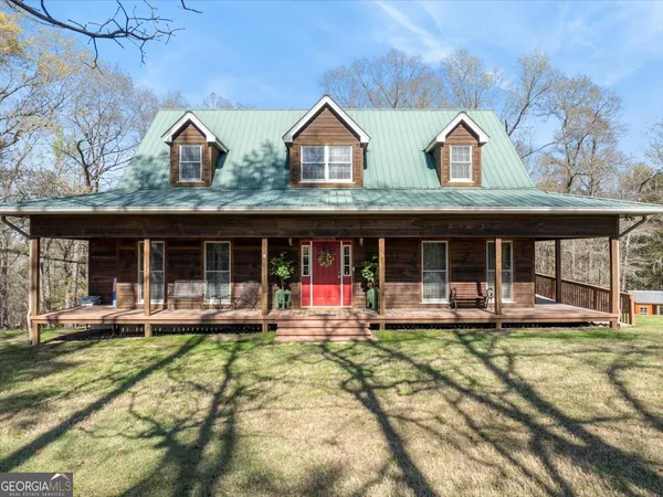 a view of entrance front of house