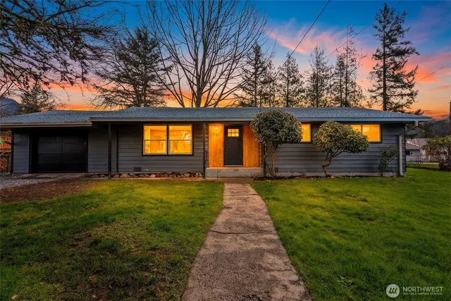 $475,000 | 222 2nd Street, Gold Bar, WA 98251