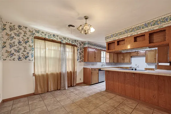 $525,000 | 6739 Grovewood Lane, Houston, TX 77008