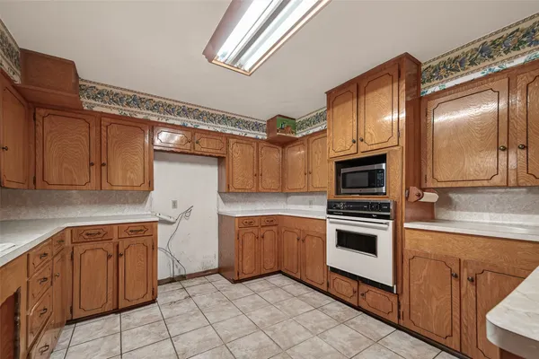 $525,000 | 6739 Grovewood Lane, Houston, TX 77008