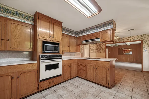 $525,000 | 6739 Grovewood Lane, Houston, TX 77008