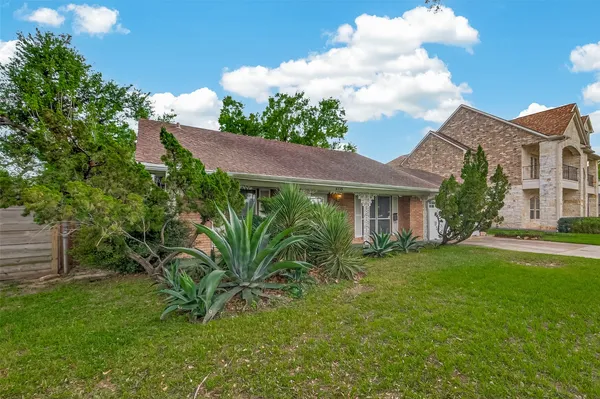 $525,000 | 6739 Grovewood Lane, Houston, TX 77008
