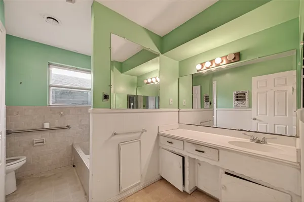 $525,000 | 6739 Grovewood Lane, Houston, TX 77008