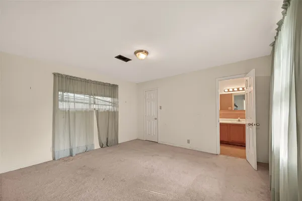 $525,000 | 6739 Grovewood Lane, Houston, TX 77008