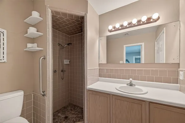 $525,000 | 6739 Grovewood Lane, Houston, TX 77008