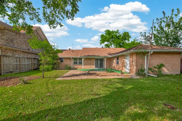 $525,000 | 6739 Grovewood Lane, Houston, TX 77008