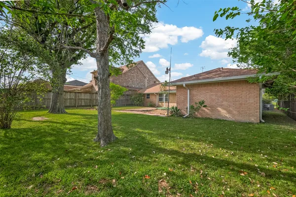 $525,000 | 6739 Grovewood Lane, Houston, TX 77008