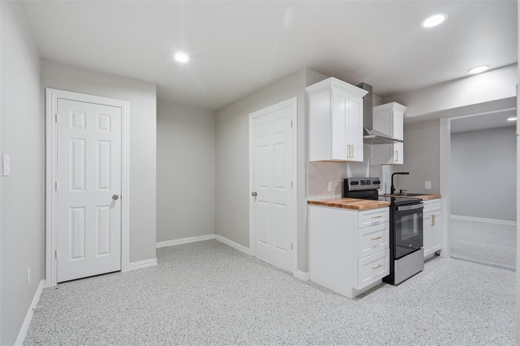 103 West Cleburne Road, Unit 2 Crowley, TX 76036 - Photo 12 of 14