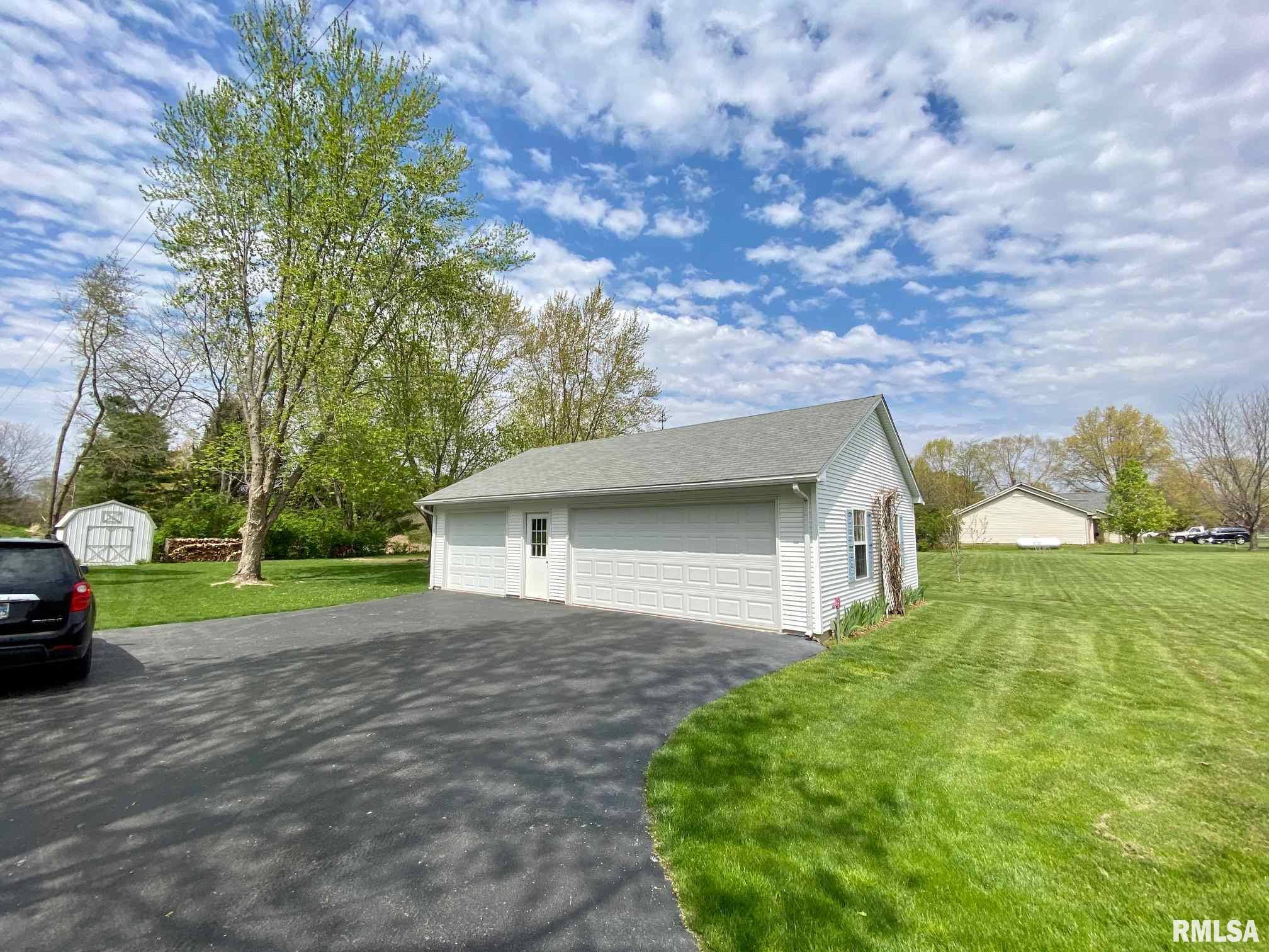 11387 Timber View Lane Athens, IL 62613 - Photo 30 of 34 Gallery Image 30