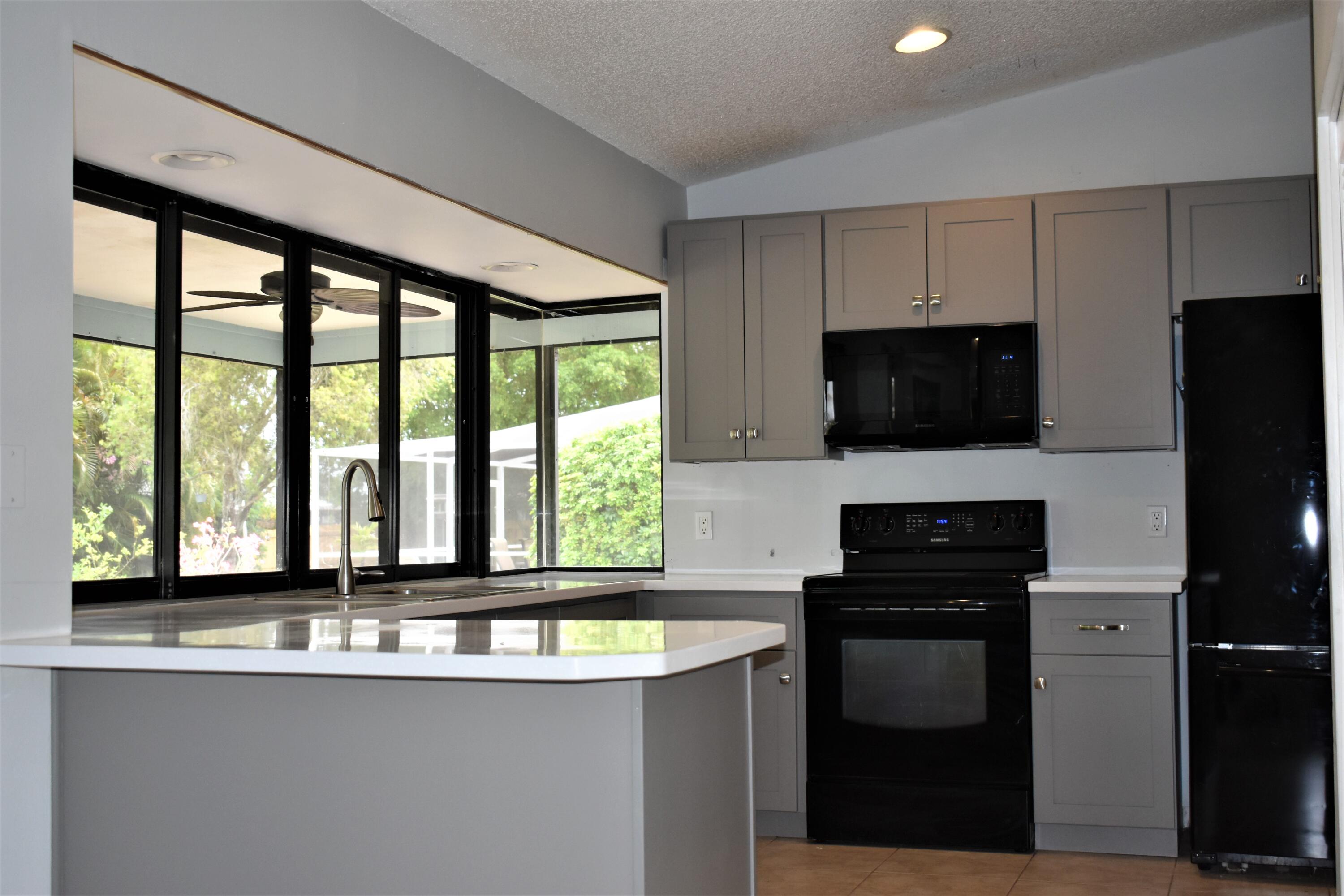 425 Southwest Aster Road Port St. Lucie, FL 34953 - Photo 5 of 11 DSC_0342 (2)