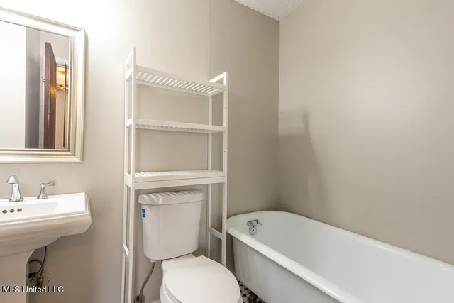 $250,000 | 537 Thunderbird Drive North, Hernando, MS 38632